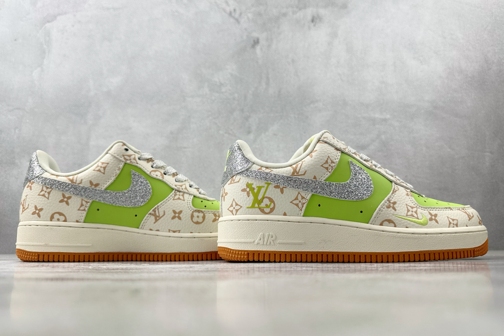 260 Nike Air Force 1 07 LV 米白绿 DF0188-079