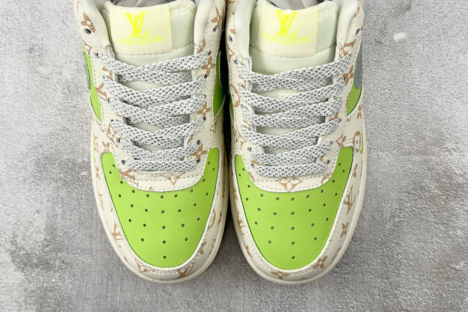 260 Nike Air Force 1 07 LV 米白绿 DF0188-079