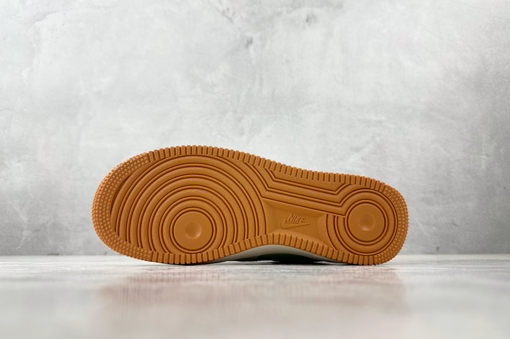 260 Nike Air Force 1 07 LV 米白绿 DF0188-079