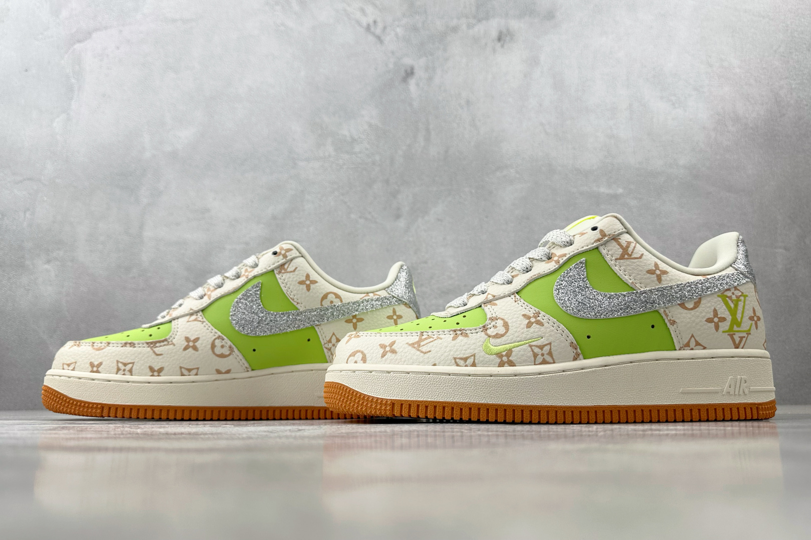 260 Nike Air Force 1 07 LV 米白绿 DF0188-079