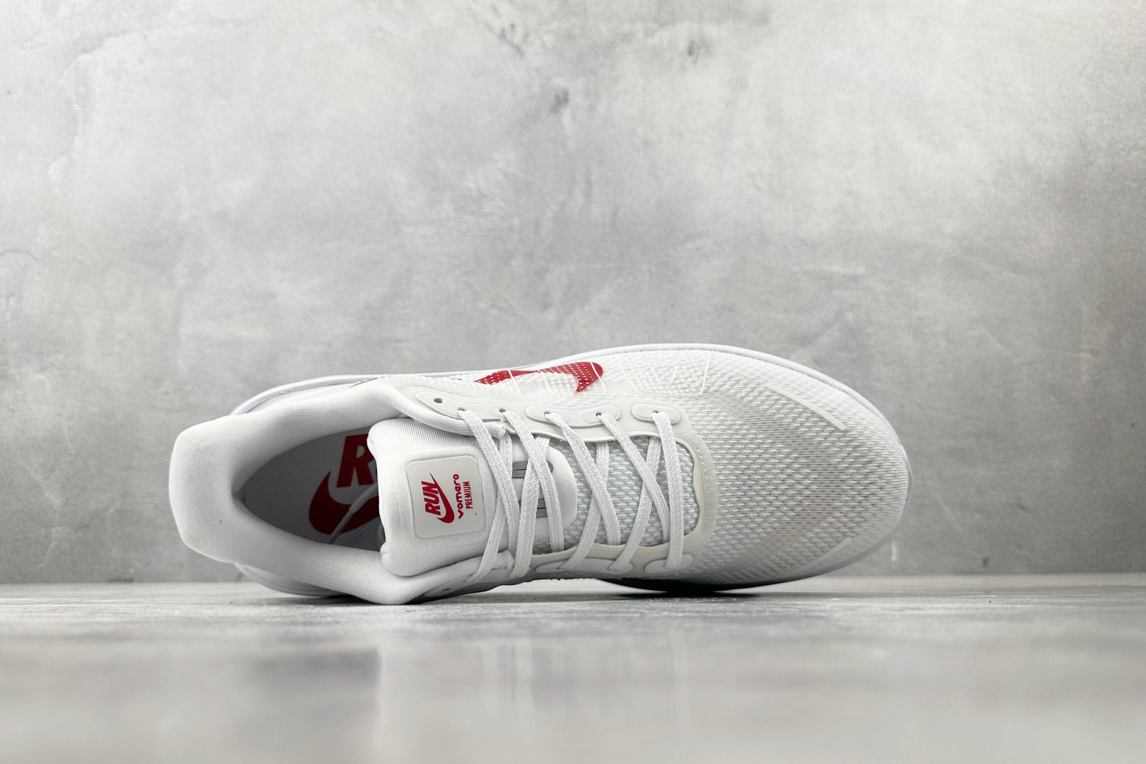 220 Nike Vomero Vomero Premium 白红  HQ2050-718