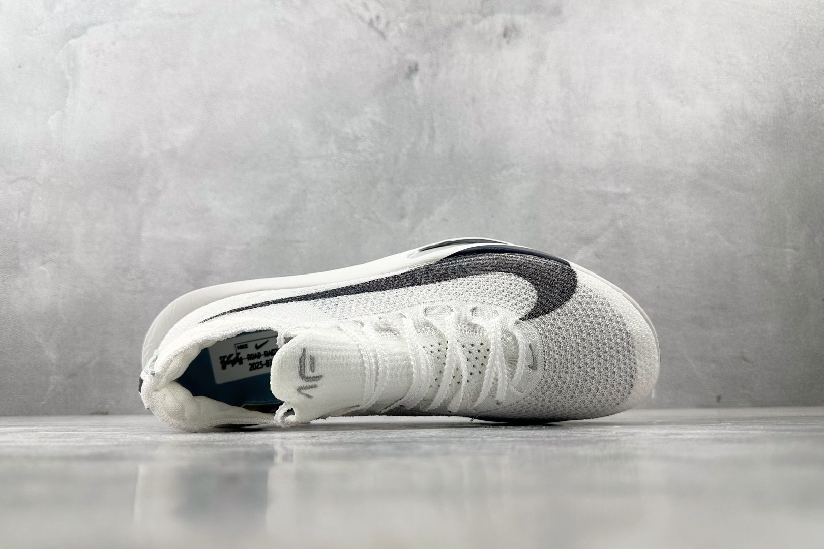 GT 
全套数据私模 Nike Air Zoom Alphafly Next% 3 白黑色

货号：FD