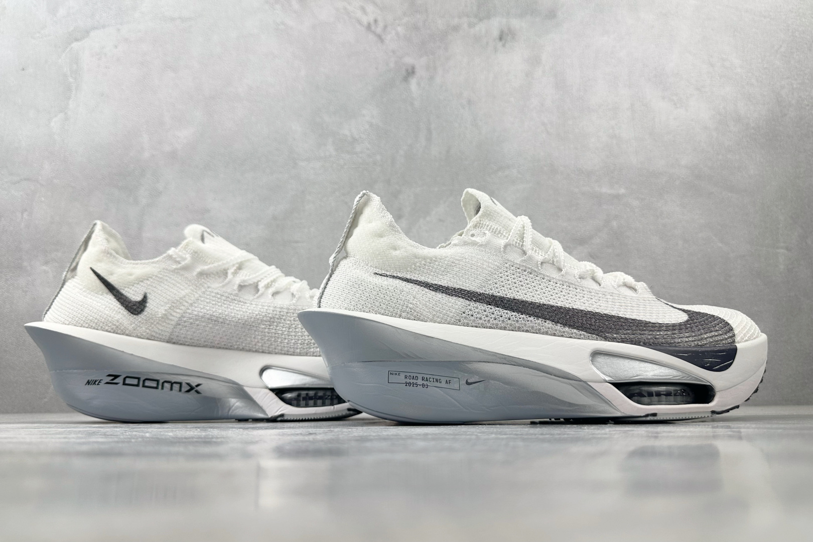 GT 
全套数据私模 Nike Air Zoom Alphafly Next% 3 白黑色

货号：FD