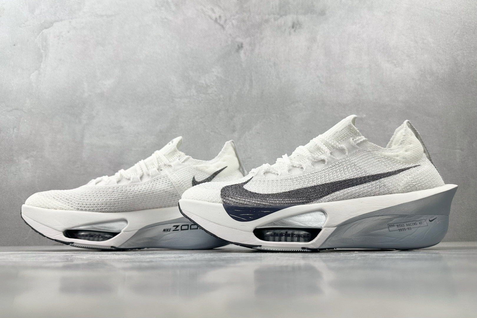 GT 
全套数据私模 Nike Air Zoom Alphafly Next% 3 白黑色

货号：FD