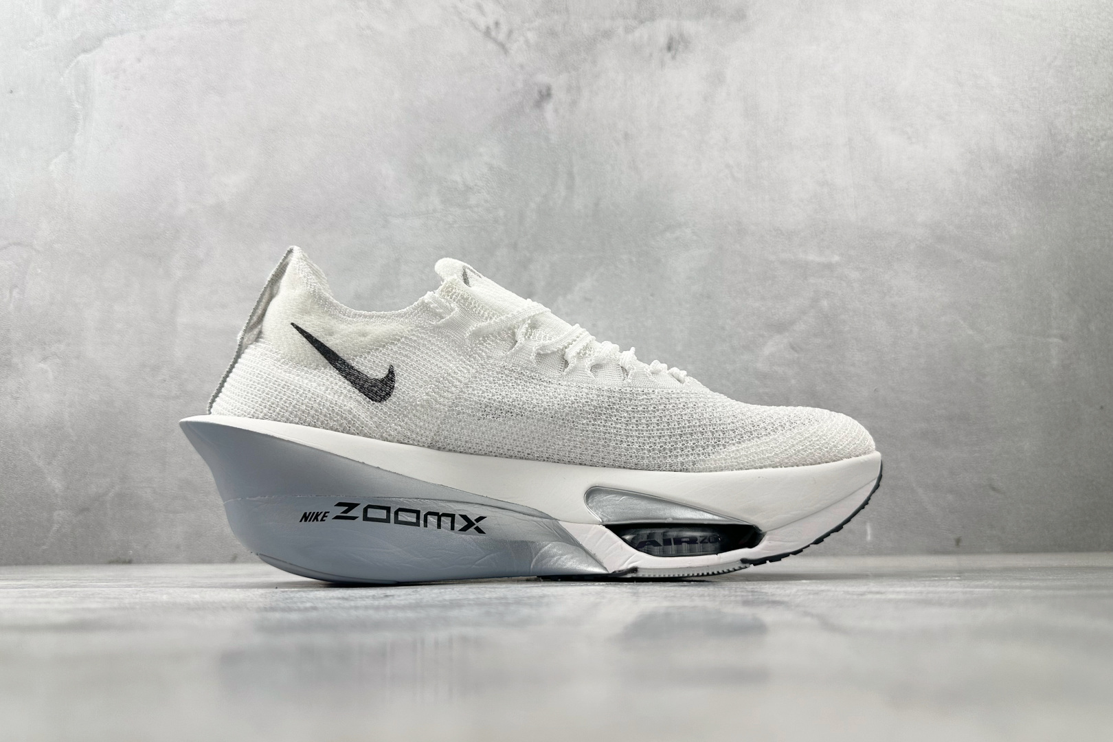 GT 
全套数据私模 Nike Air Zoom Alphafly Next% 3 白黑色

货号：FD
