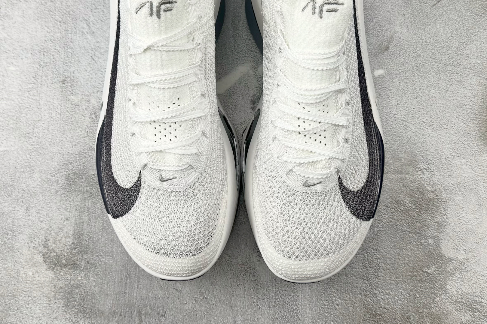 GT 
全套数据私模 Nike Air Zoom Alphafly Next% 3 白黑色

货号：FD