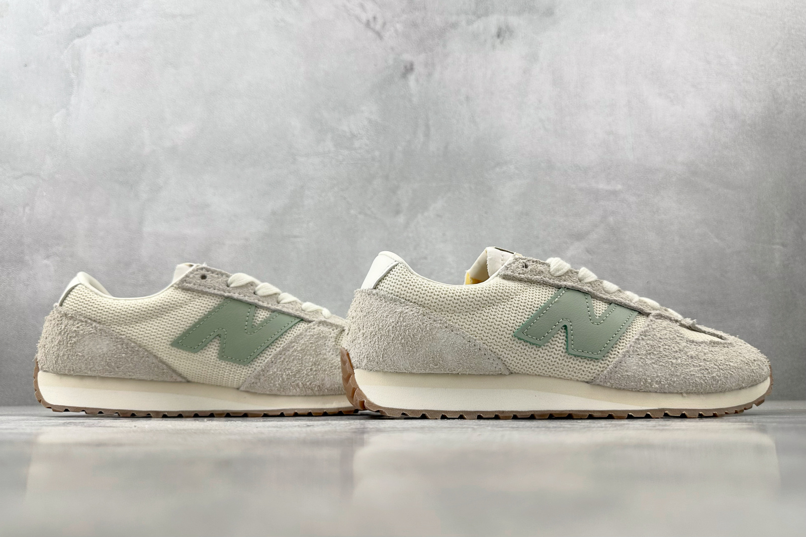 X 版 
New Balance NB 471 米白色

货号：U471KAC
尺码：36 36.5 3