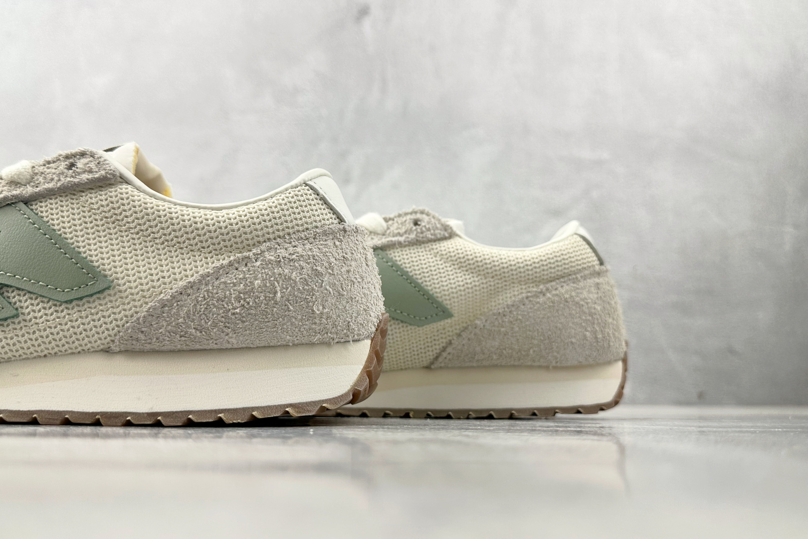 X 版 
New Balance NB 471 米白色

货号：U471KAC
尺码：36 36.5 3