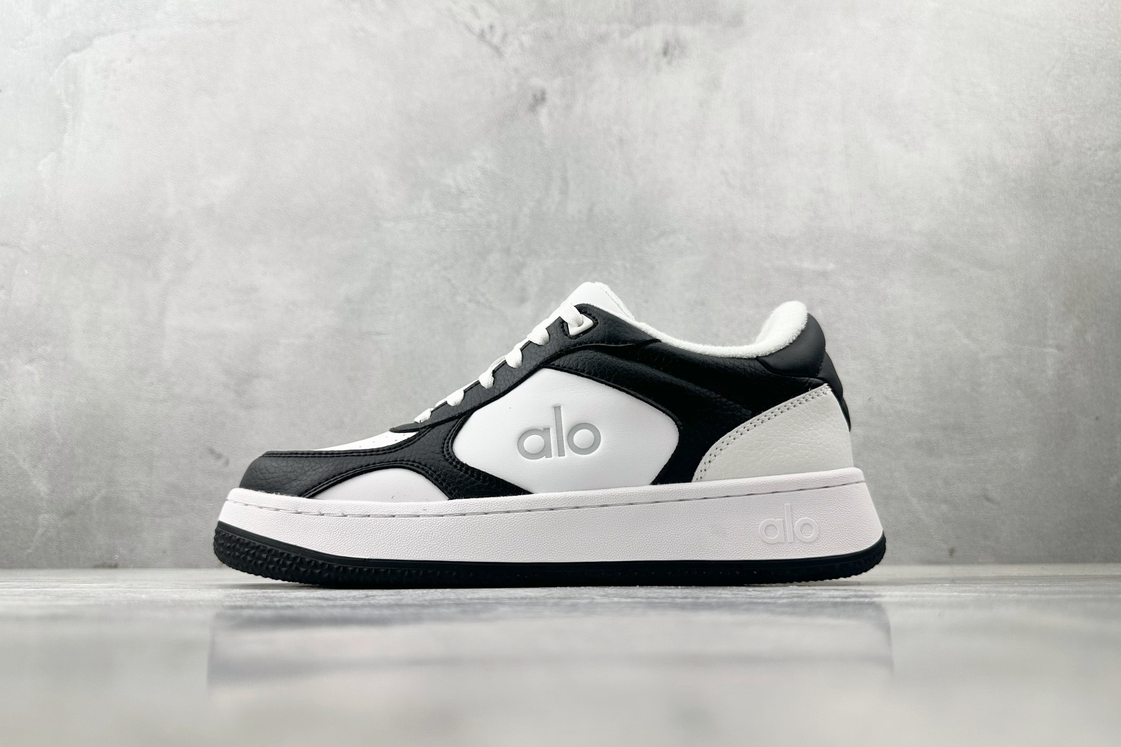 270 全新工厂开发 alo yoga Recovery Mode 黑白色 A0685U-Black/White