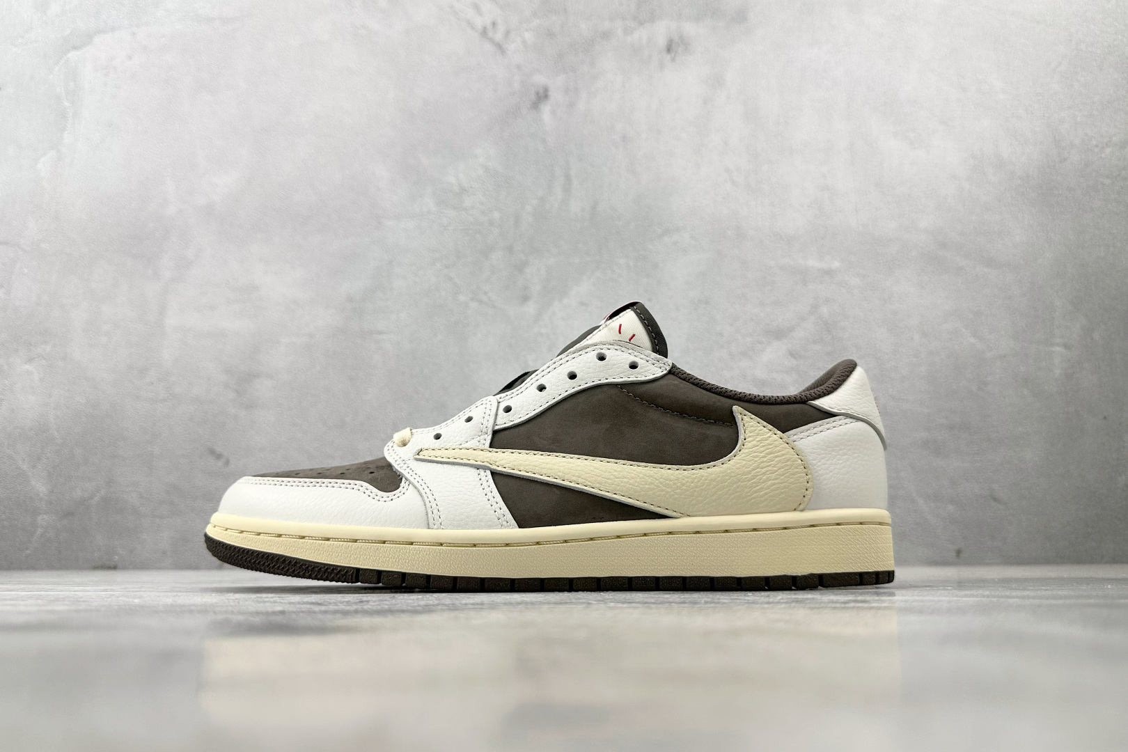 360 Travis Scott x Jordan Air Jordan 1 白棕色 反转摩卡 倒钩3.0  DM7866-162