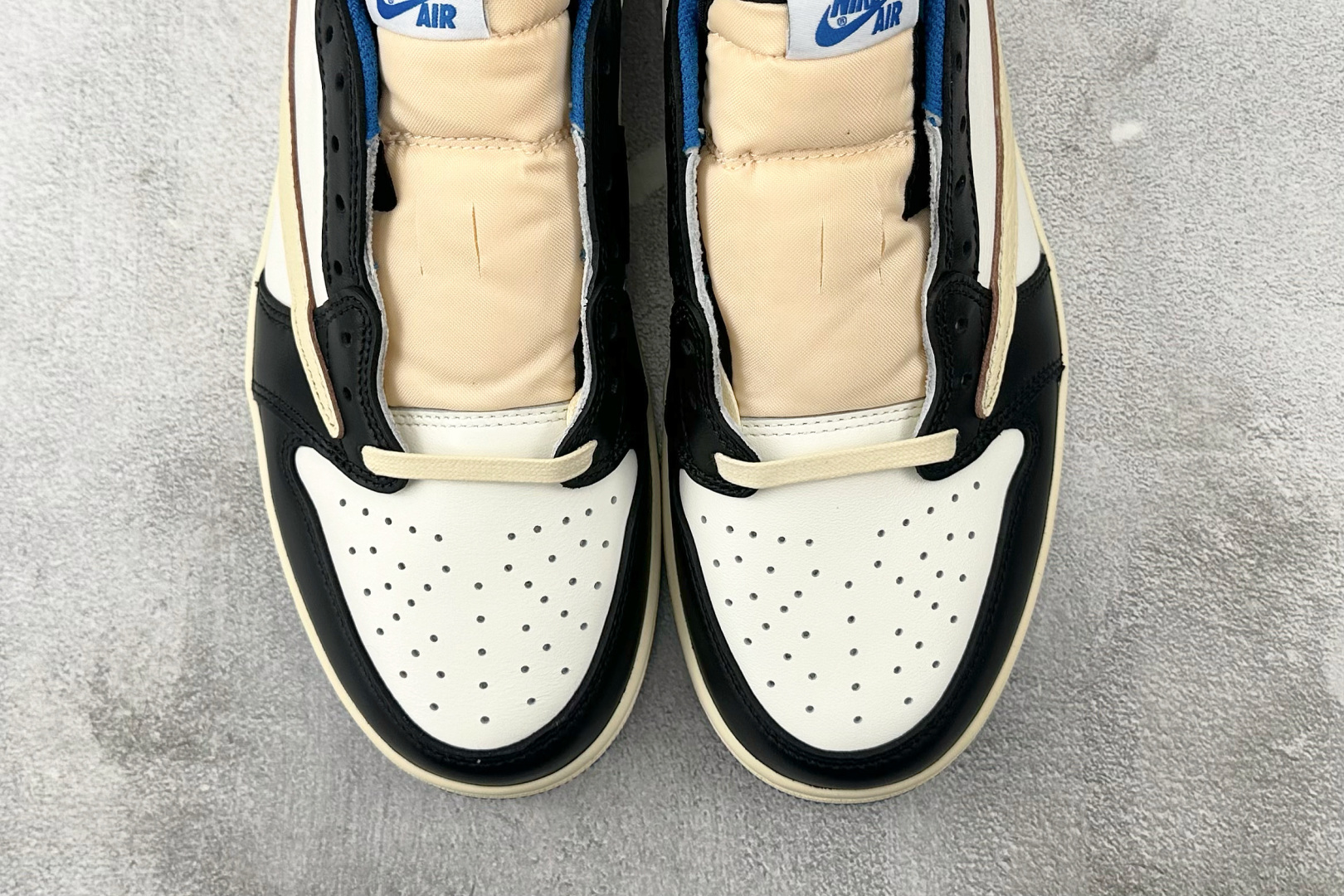 360 Travis Scott x Fragment Design x Jordan Air Jordan 1 Low SP 倒钩2.0 三方联名闪电 白蓝黑  DM7866-140