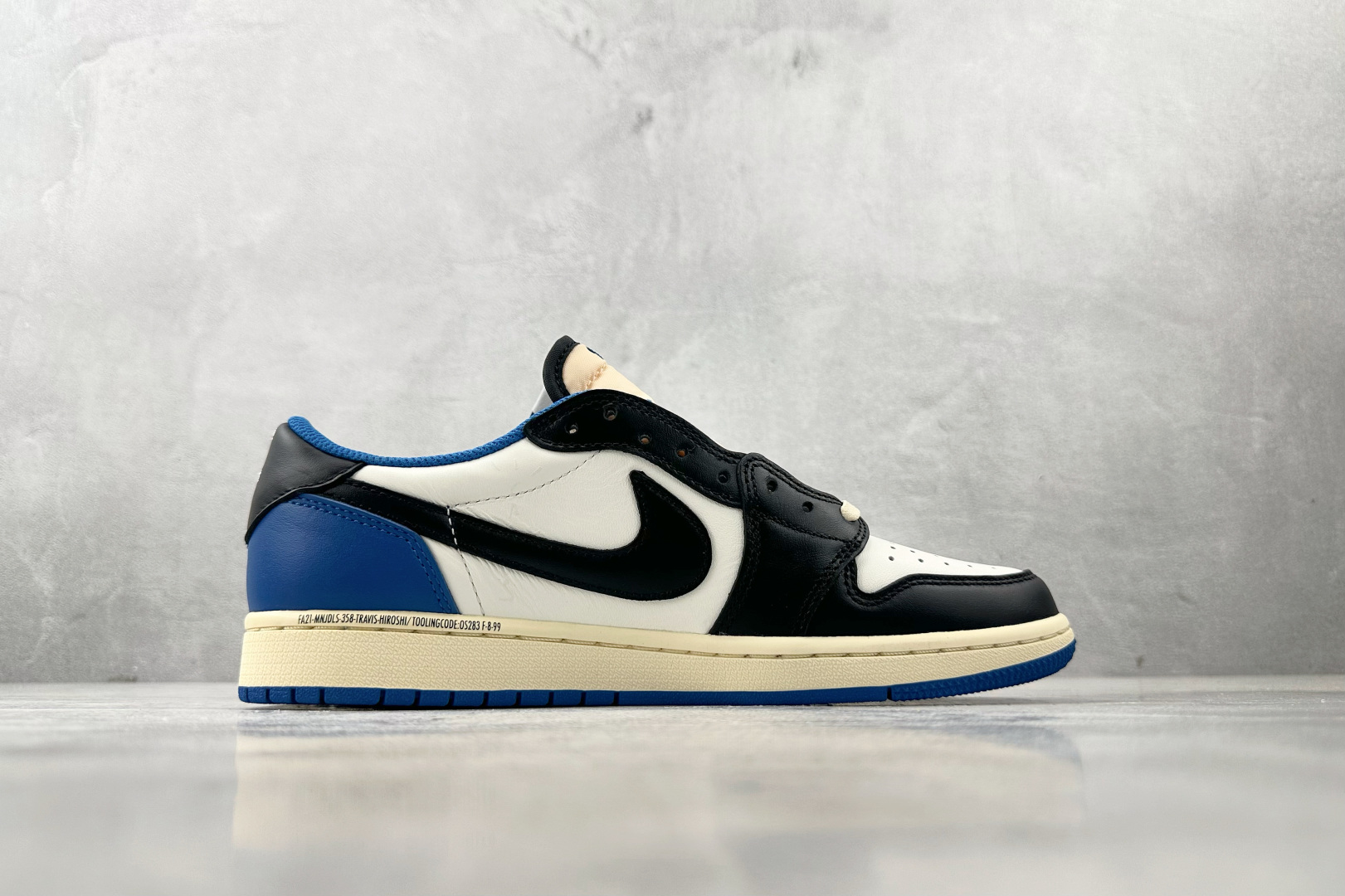 360 Travis Scott x Fragment Design x Jordan Air Jordan 1 Low SP 倒钩2.0 三方联名闪电 白蓝黑  DM7866-140
