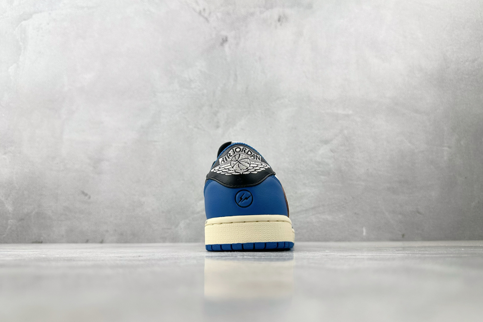 360 Travis Scott x Fragment Design x Jordan Air Jordan 1 Low SP 倒钩2.0 三方联名闪电 白蓝黑  DM7866-140