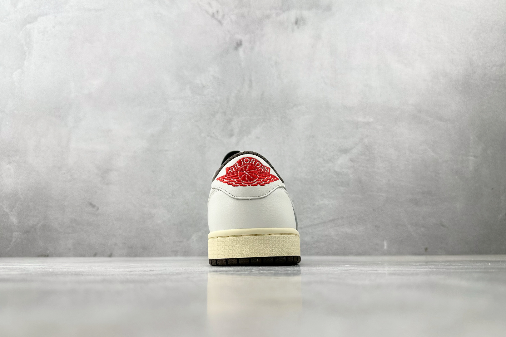 360 Travis Scott x Jordan Air Jordan 1 白棕色 反转摩卡 倒钩3.0  DM7866-162