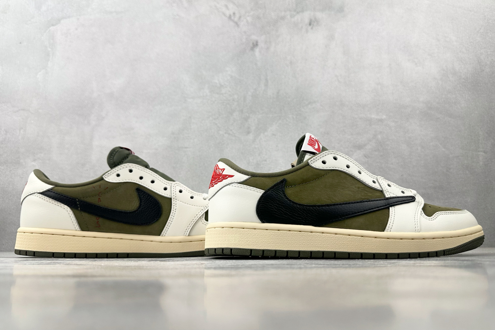 360 Travis Scott x Jordan Air Jordan 1 Low ”Medium Olive”倒钩8.0 米绿  DM7866-200