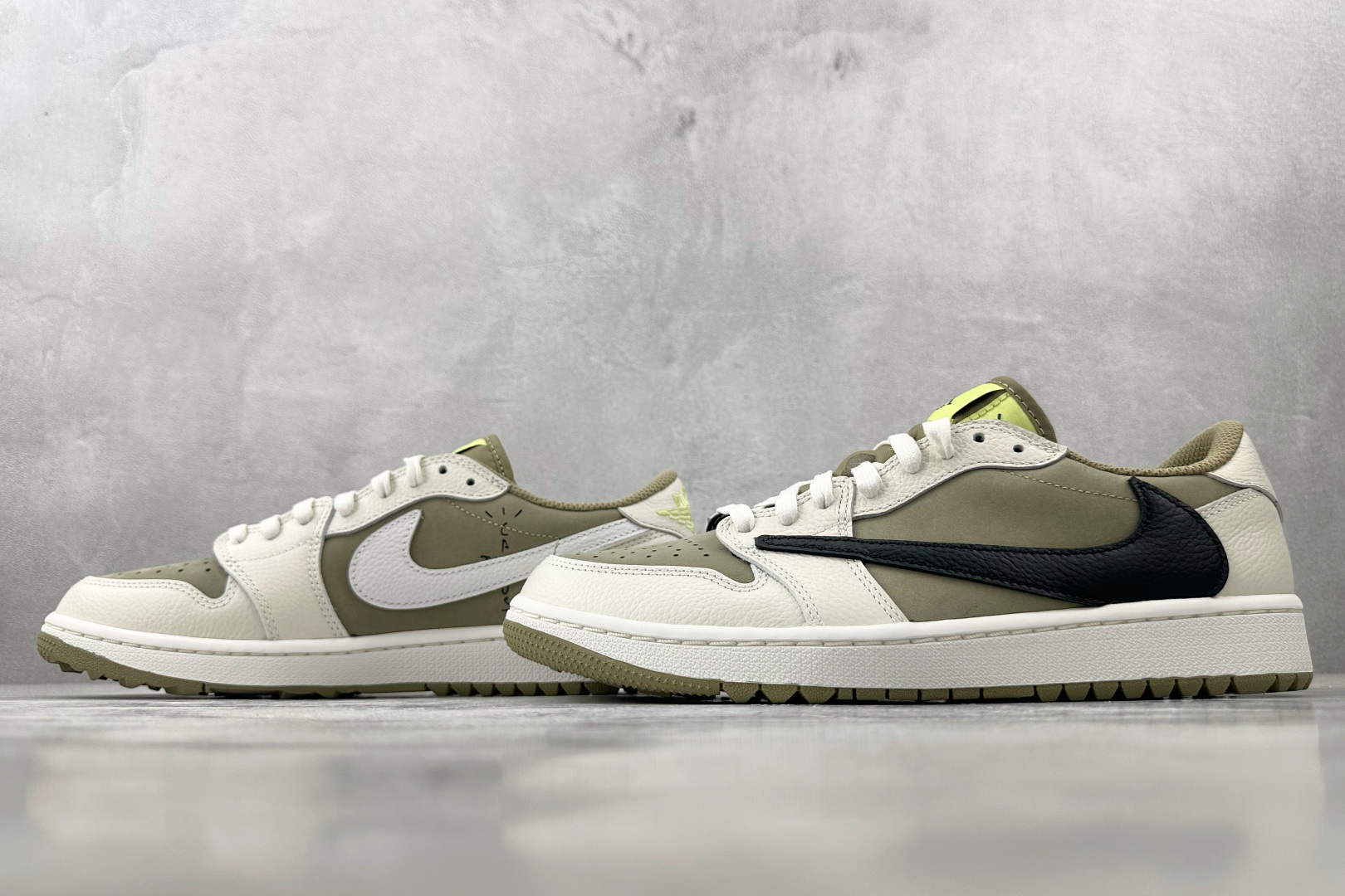 360 Travis Scott x Jordan Air Jordan 1 Low Golf 倒钩 6.0棕白  FZ3124-200