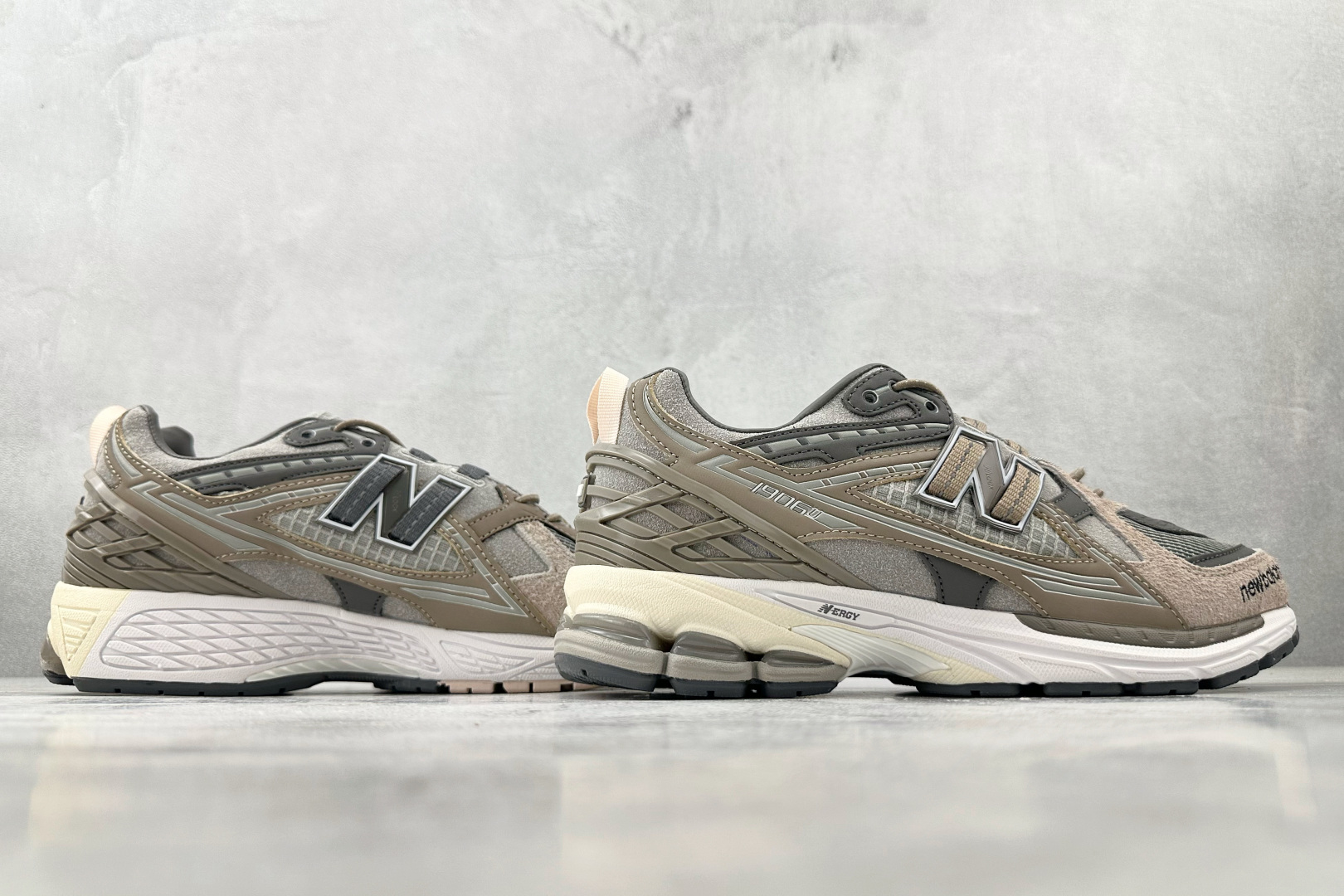 200 纯原出品 INVINCIBLE × N.HOOLYWOOD × New Balance NB 1906U 卡其色 M1906NIH