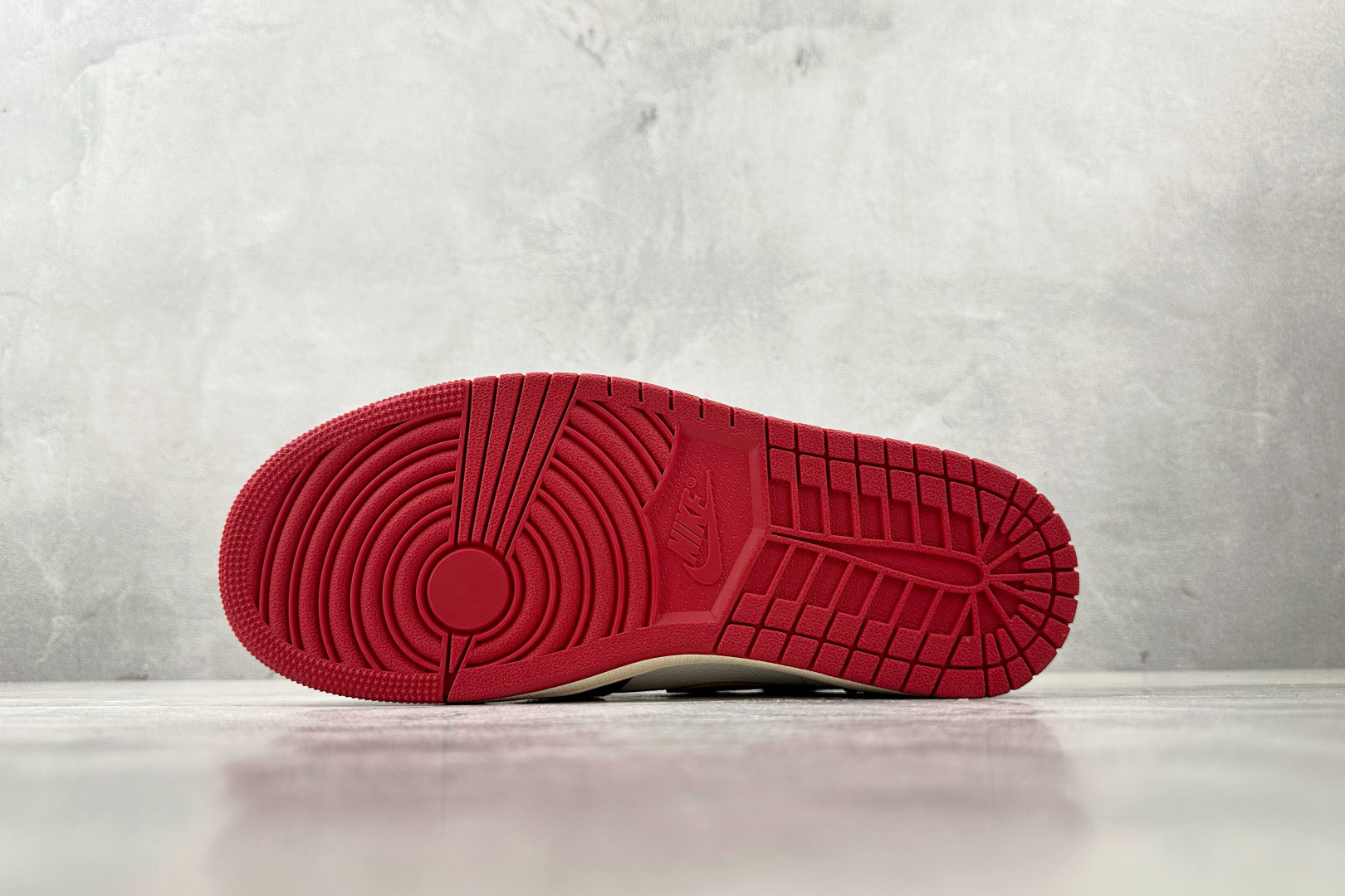 440 Unix Jordan Air Jordan 1 白红灰  HV8563-600
