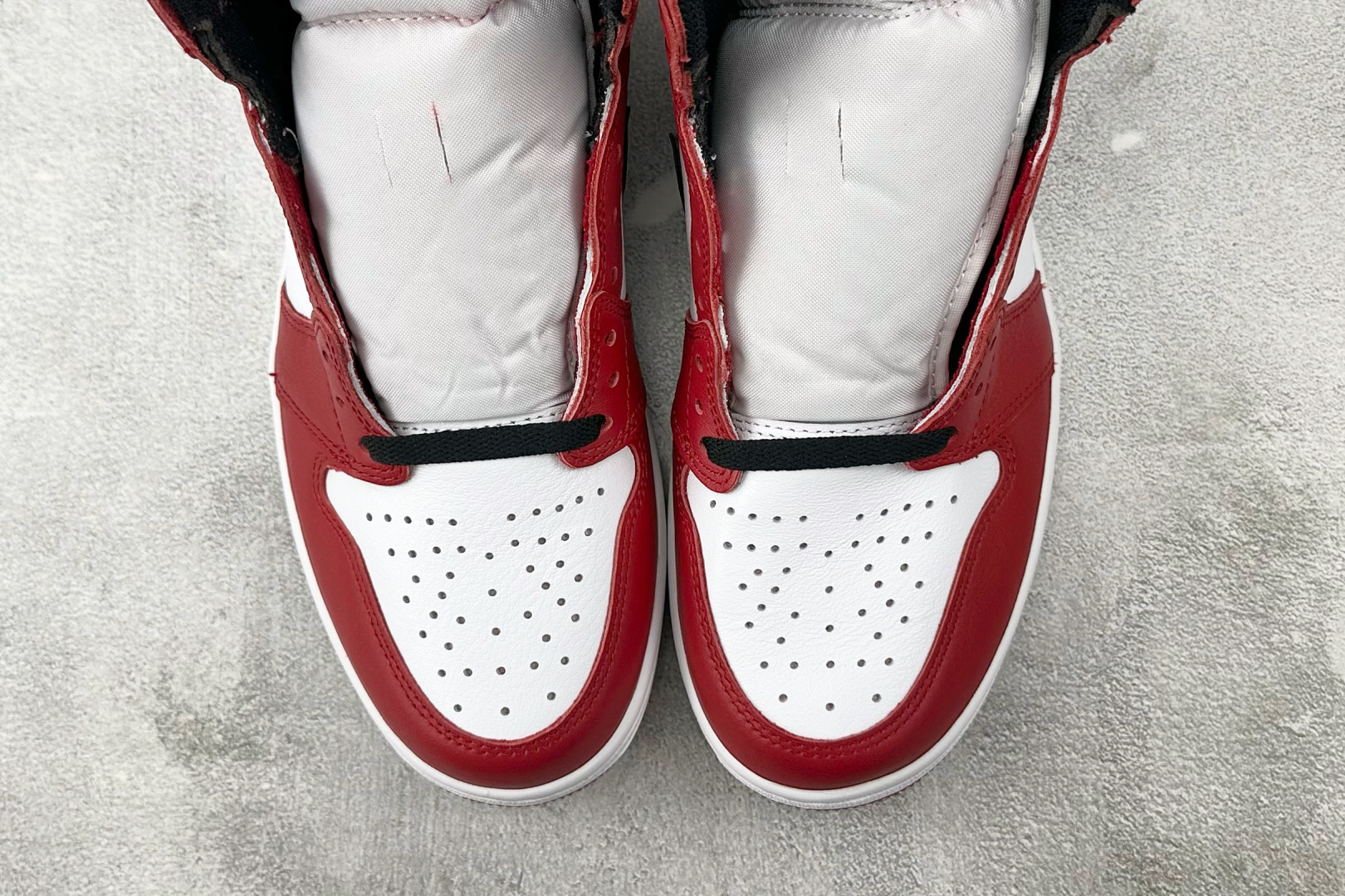 410 Jordan Air Jordan 1 Retro Chica芝加哥 白红  555088-101