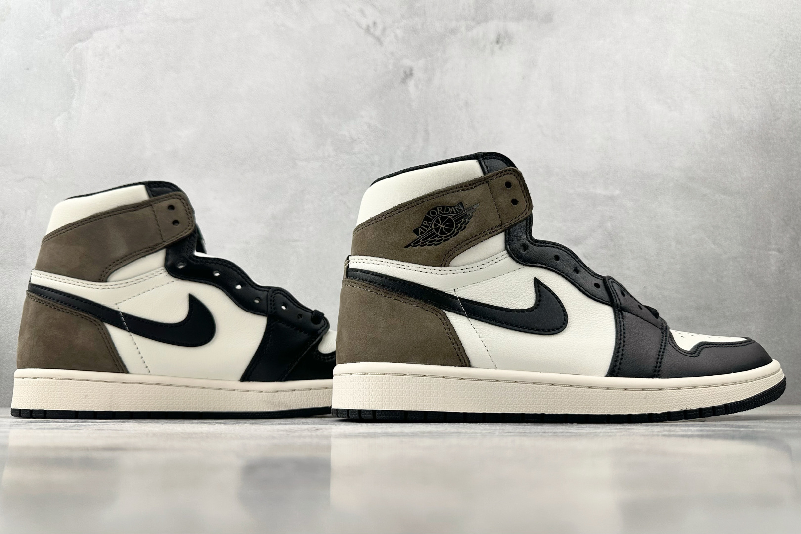410 Jordan Air Jordan 1 Retro High ”Dark Mocha”合成革皮革 小倒钩 黑摩卡  555088-105