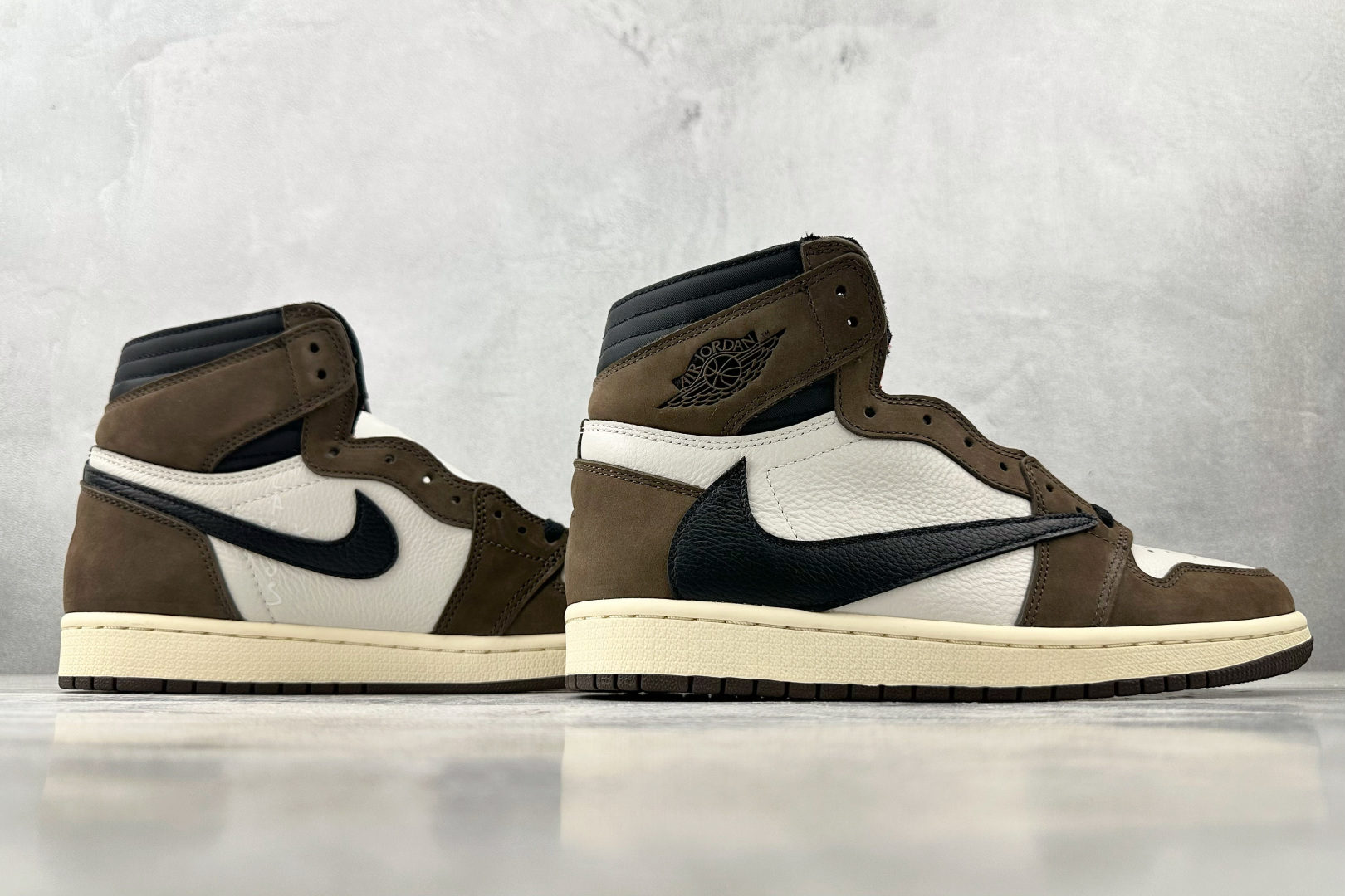 430 Travis Scott x Jordan Air Jordan 1 High Ts Sp 倒钩 深棕  CD4487-100