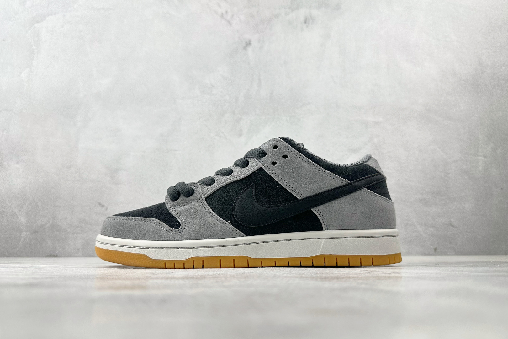 200 免检版 配色齐全 Nike Dunk SB Low“DARK SMOKE GREY”灰黑色 HF3063-001