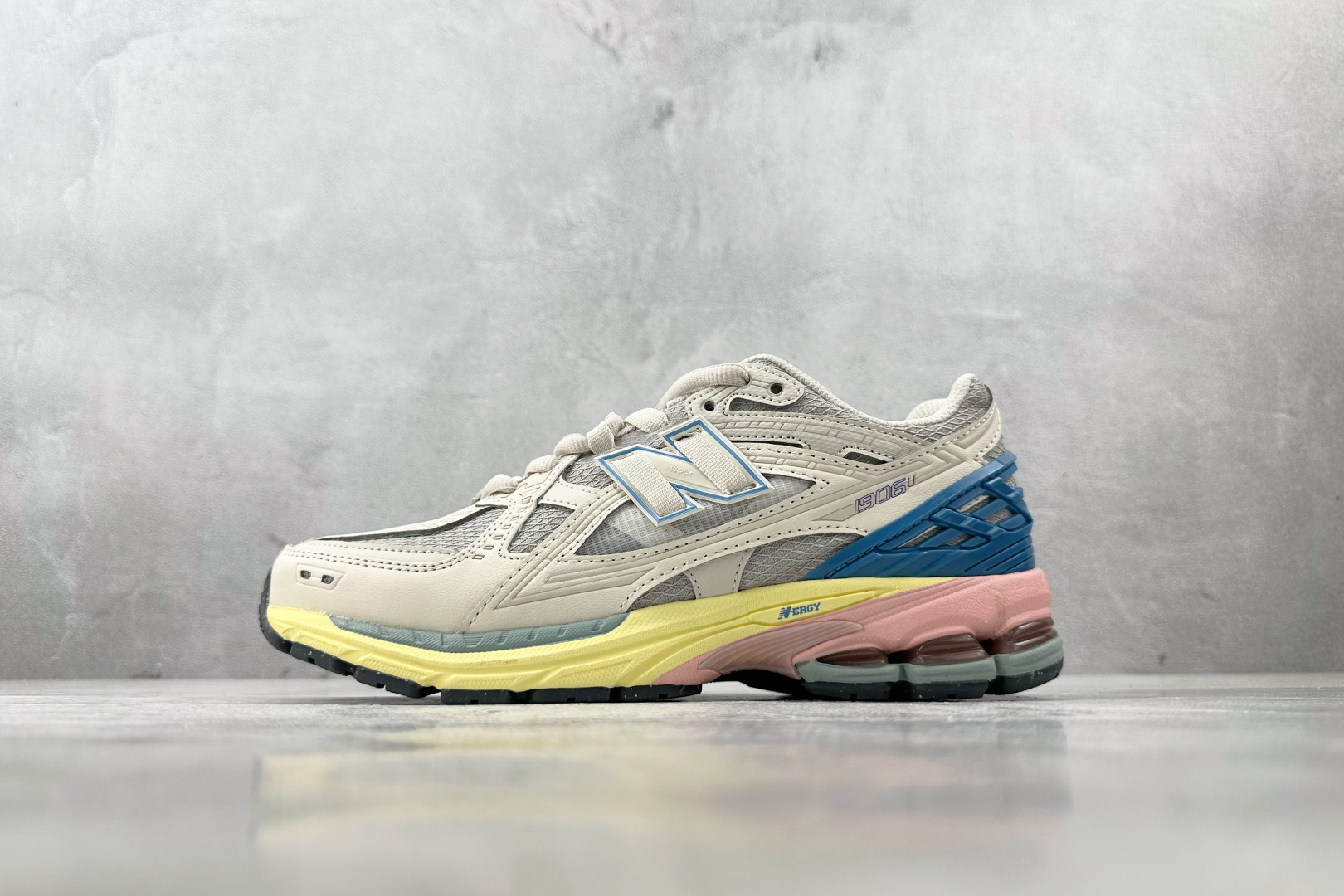 200 纯原出品 New Balance NB 1906R 灰白色 M1906NC