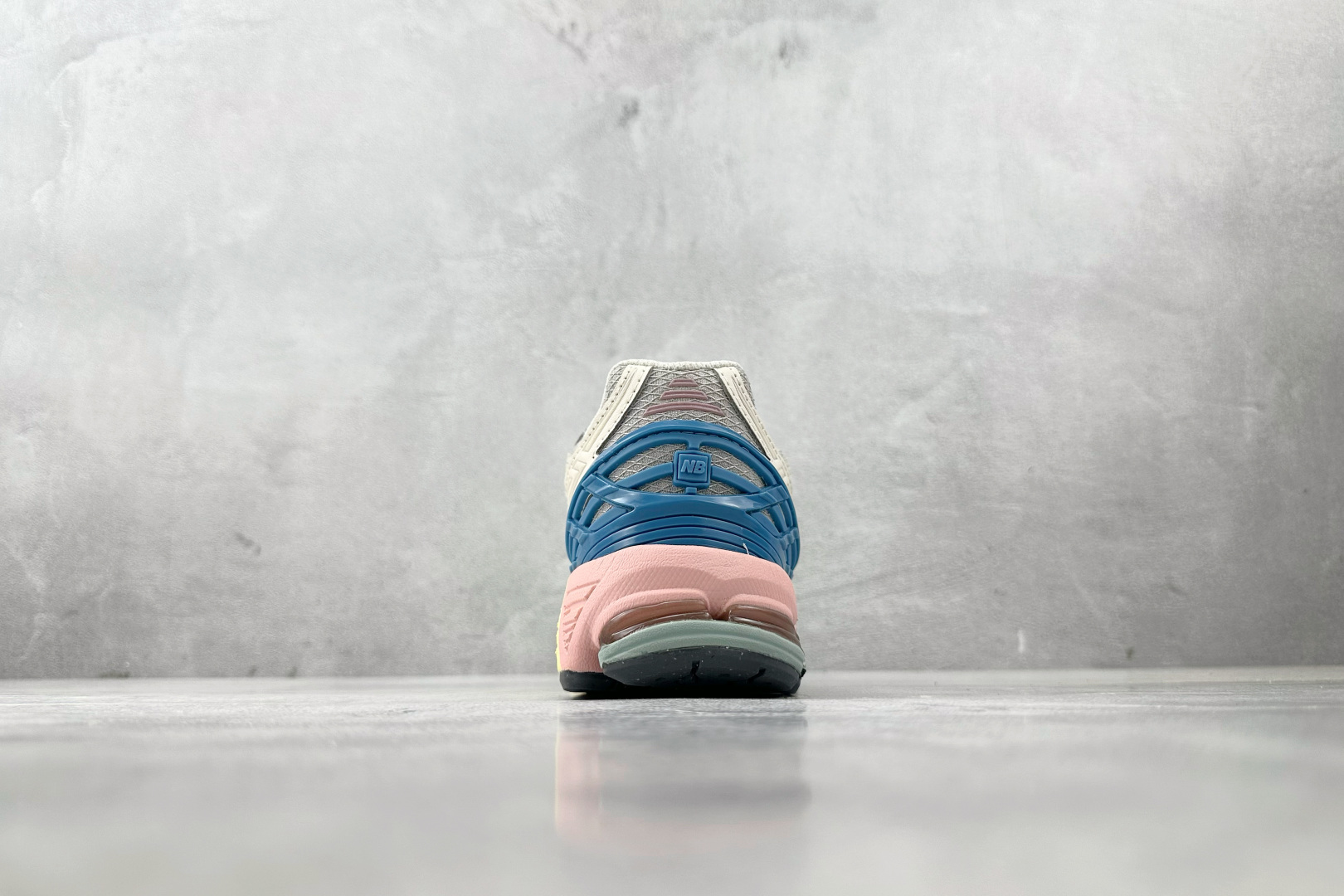 200 纯原出品 New Balance NB 1906R 灰白色 M1906NC