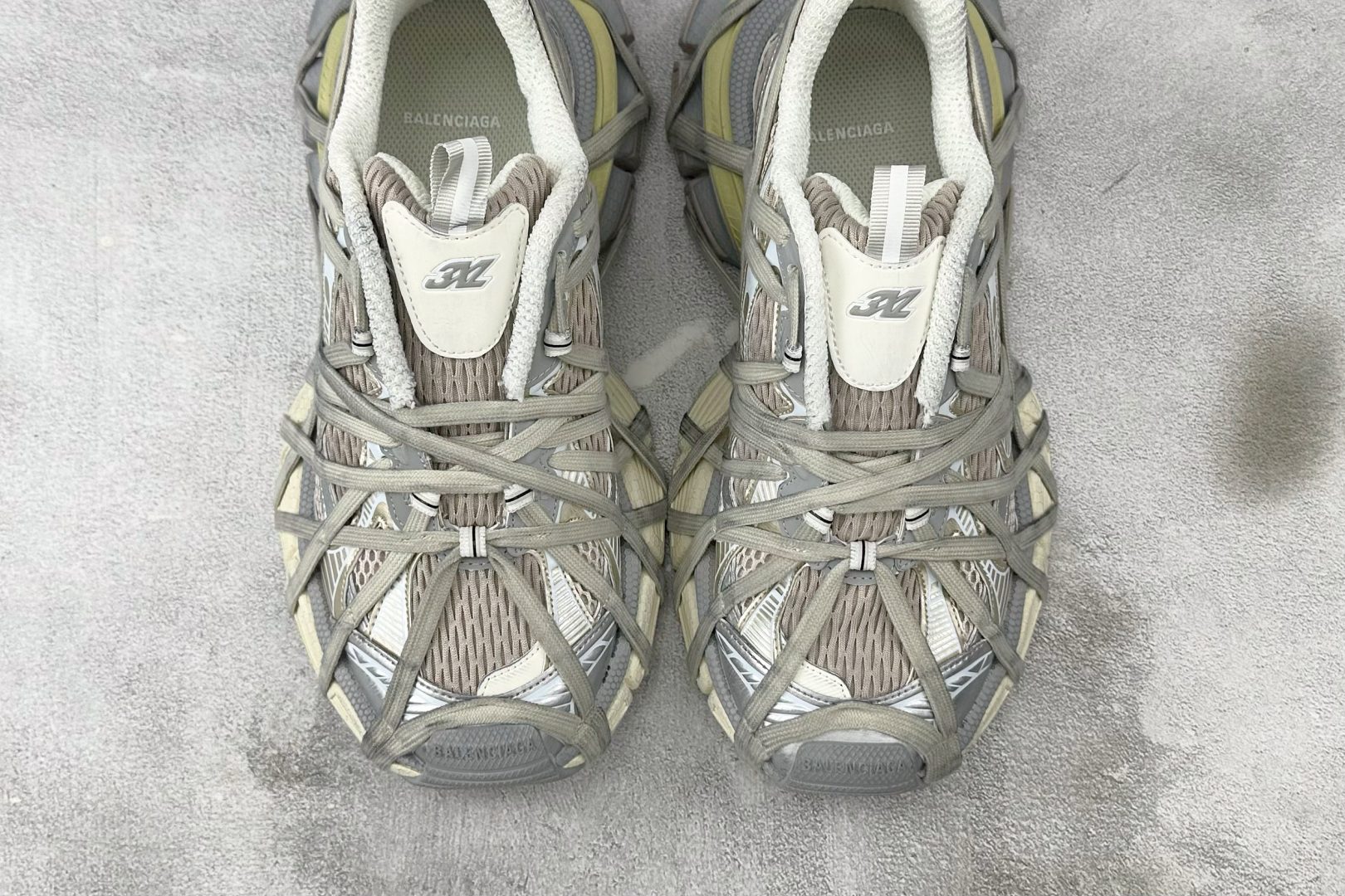 310 Balenciaga巴黎世家 3XL 绑带香槟 734734W3XL59110
