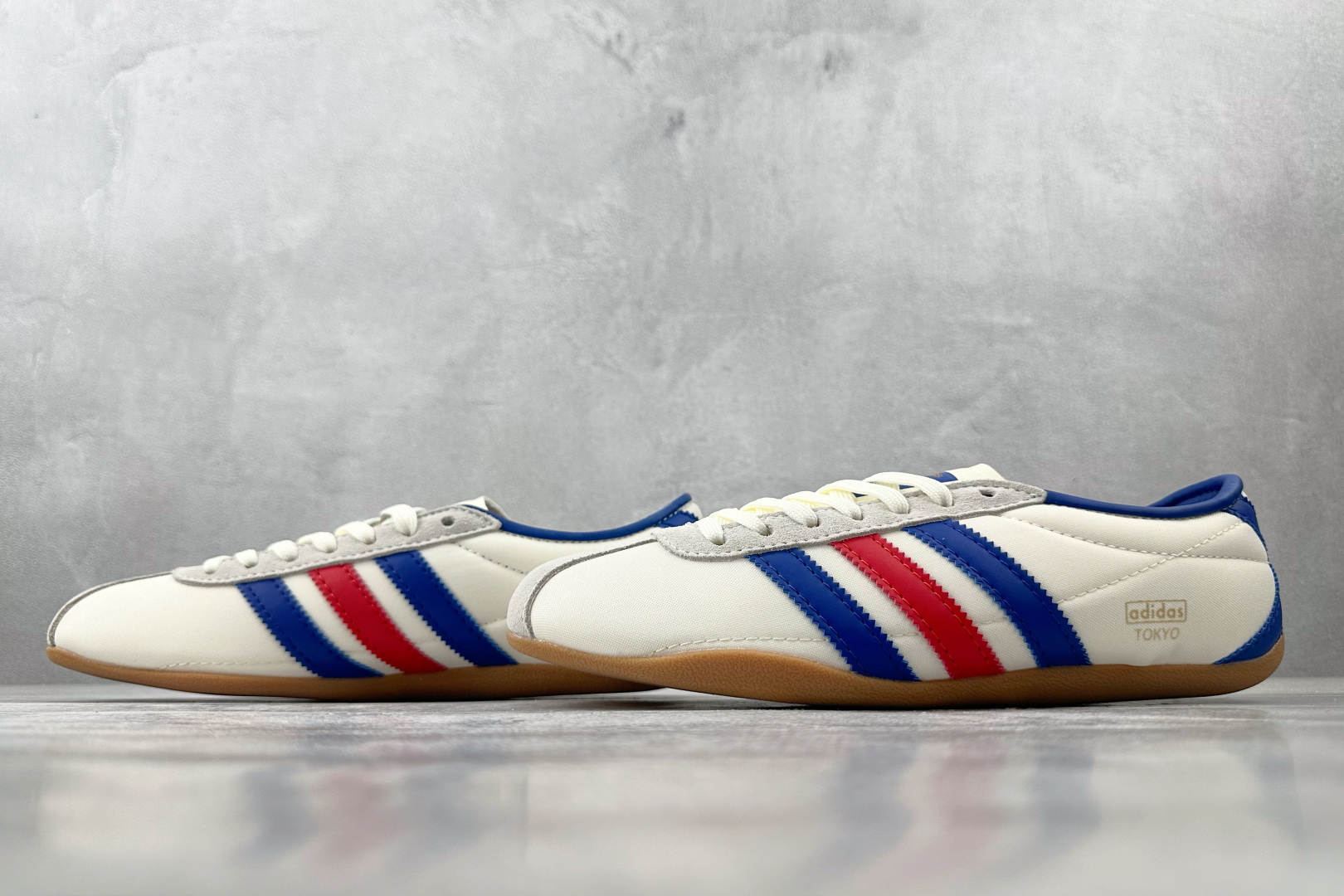 170 出口订单 adidoriginals TOKYO 米蓝色  JQ0585