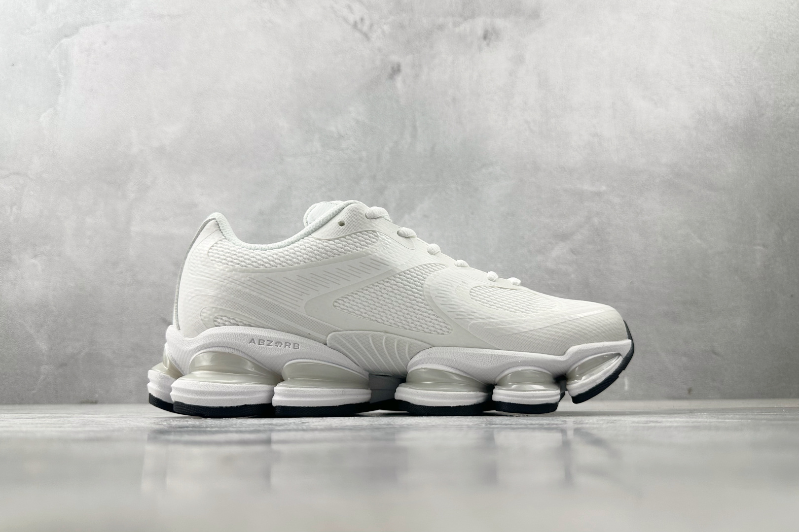C 版 
大厂出品 New Balance NB 2000 米白

货号：U2000ETD
尺码：36 