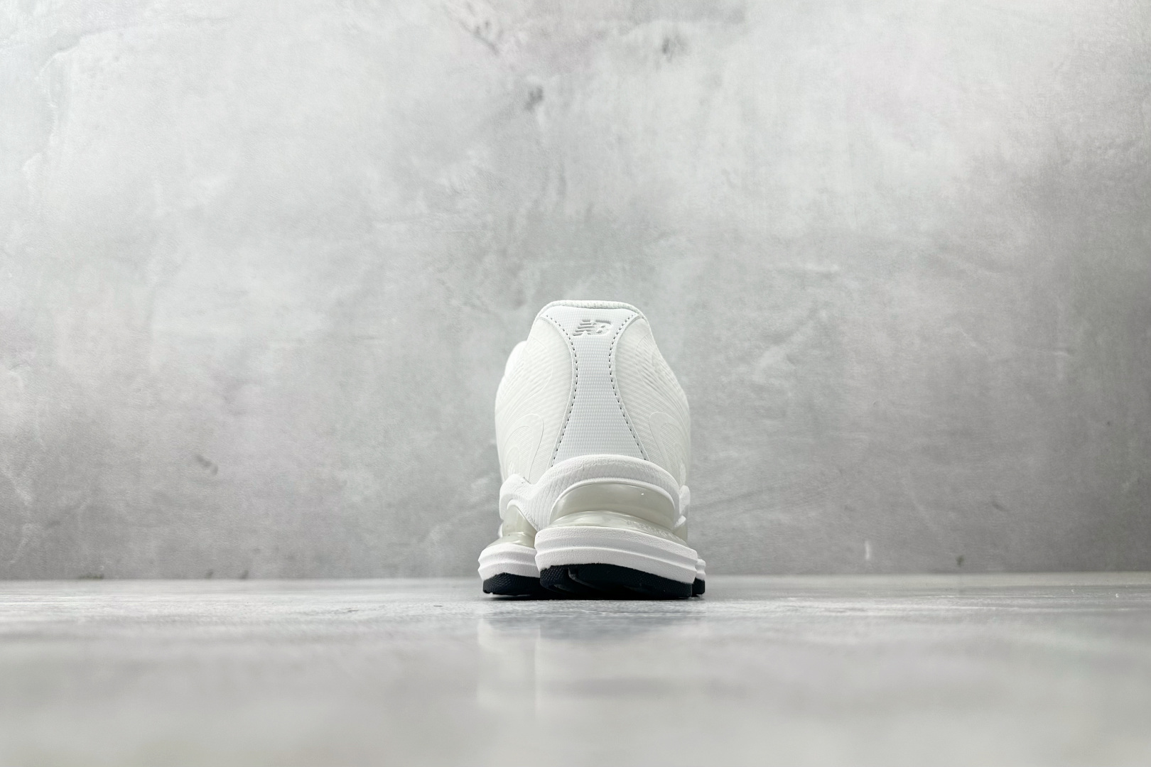 C 版 
大厂出品 New Balance NB 2000 米白

货号：U2000ETD
尺码：36 