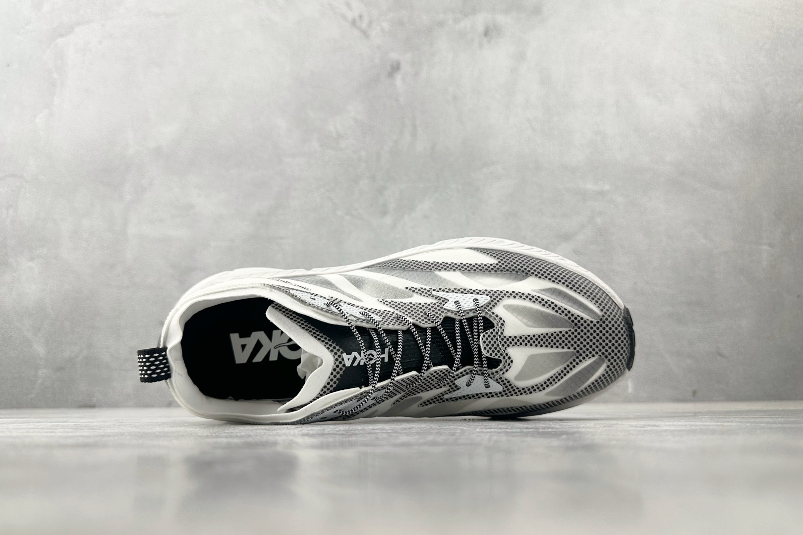 220 HOKA ONE ONE Mafate Speed 4 白黑 1168971-WBLC