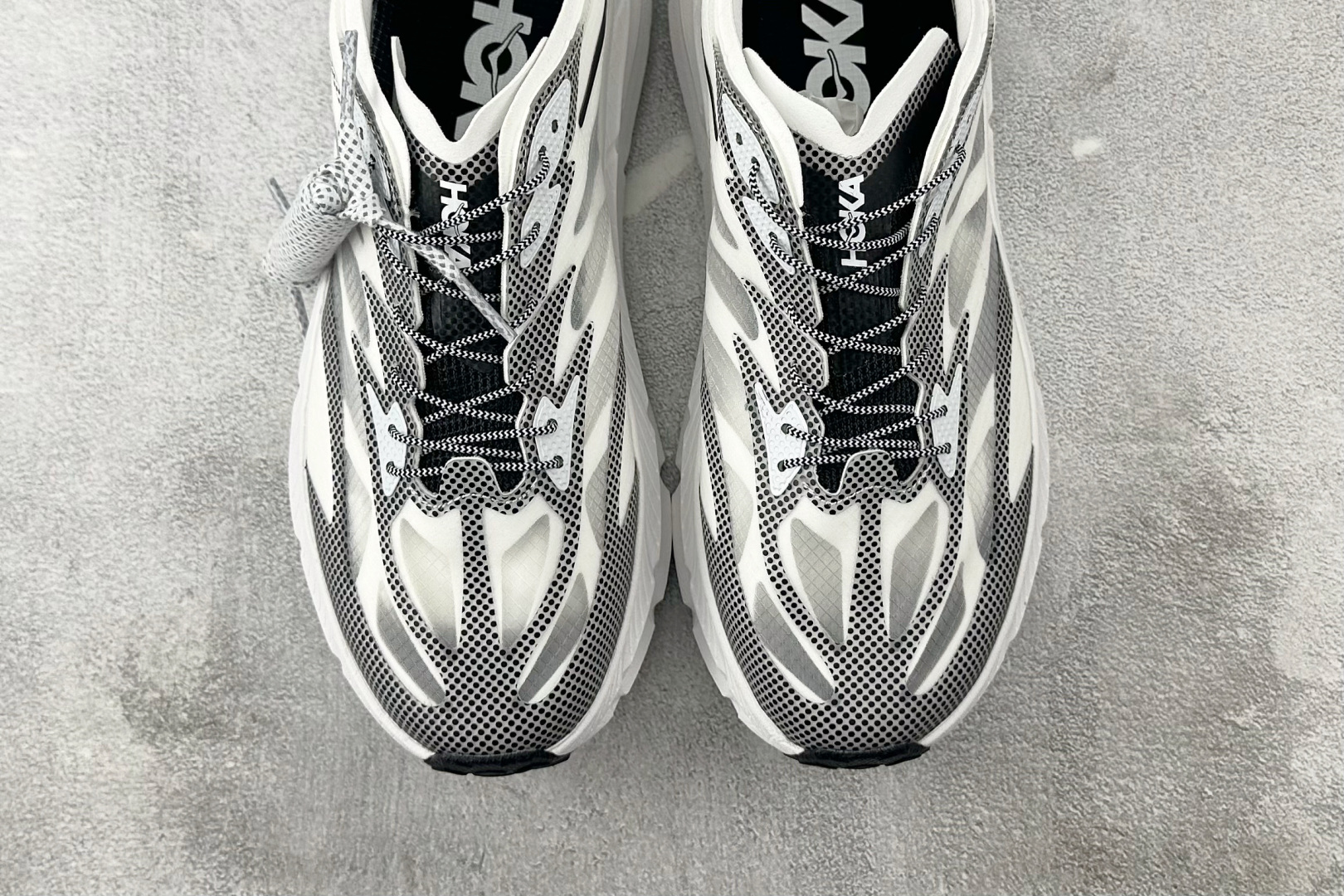 220 HOKA ONE ONE Mafate Speed 4 白黑 1168971-WBLC