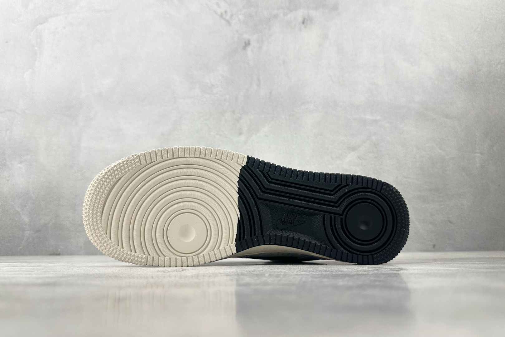 260 Nike Air Force 1 07 LV 联名 米灰黑 CX5050-Y06