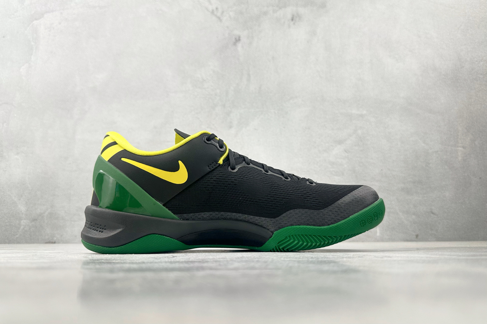 450 顶级纯原 完美复刻 Nike Kobe 8 “OREGDUCKS” PE PACK 黑绿 1647933