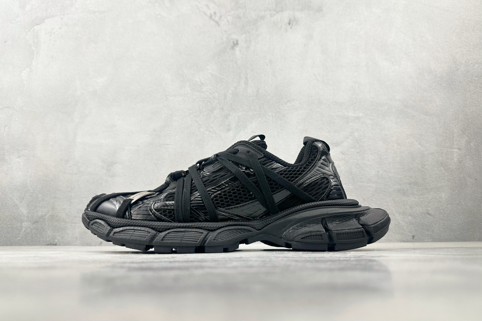 
GO 配色持续更新 Balenciaga巴黎世家 3XL 绑带 系列