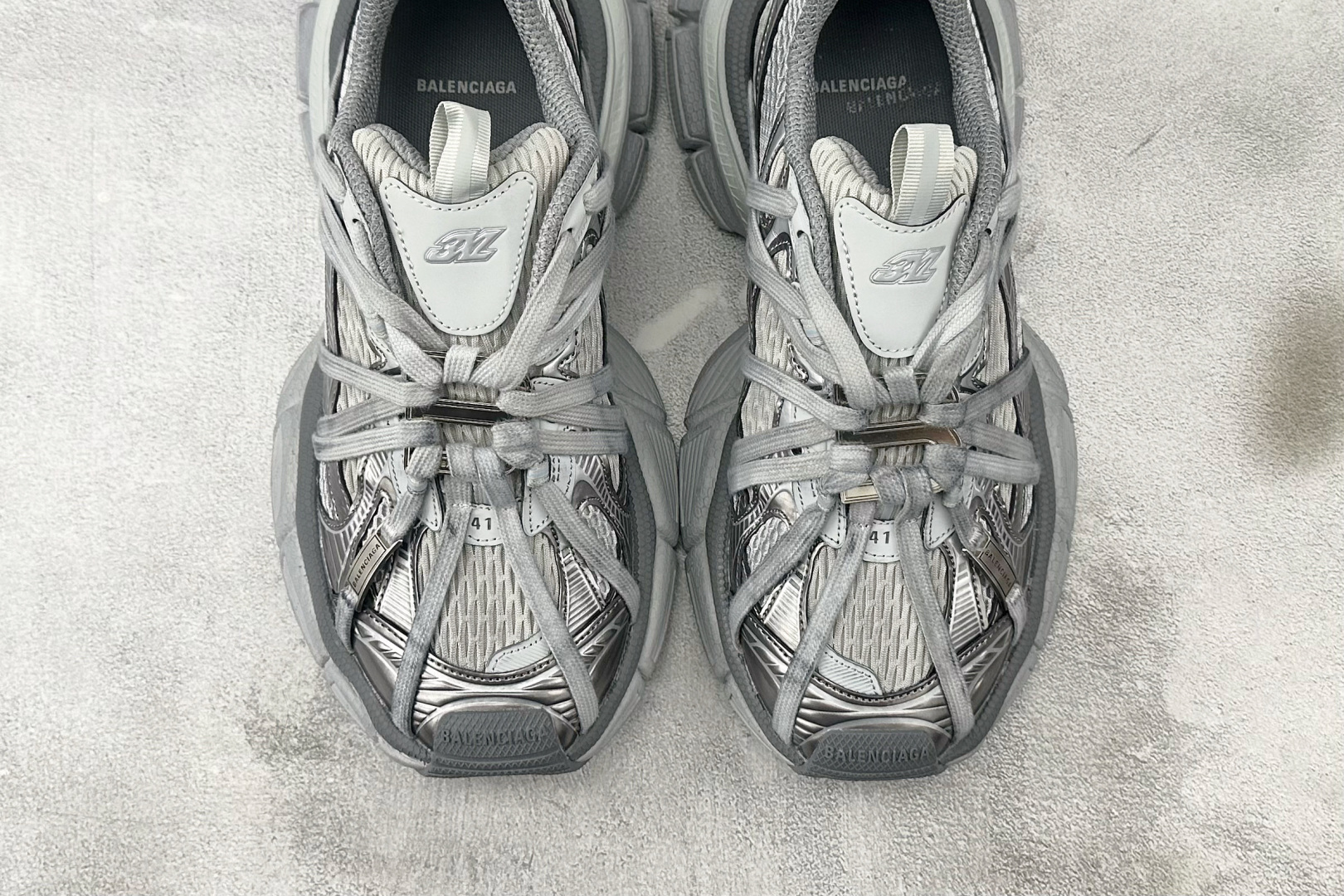 330 Balenciaga巴黎世家 3XL 深灰绑带 734734W3XL59110