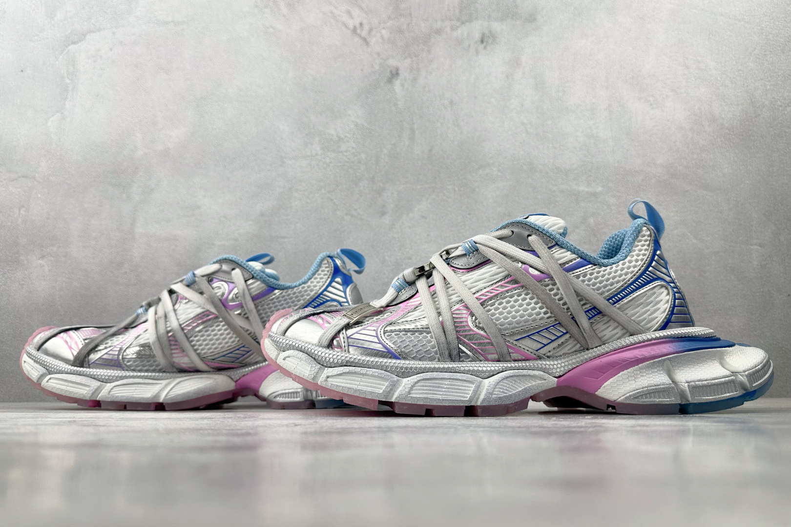 330 Balenciaga巴黎世家 3XL白彩绑带 734734W3XL59110