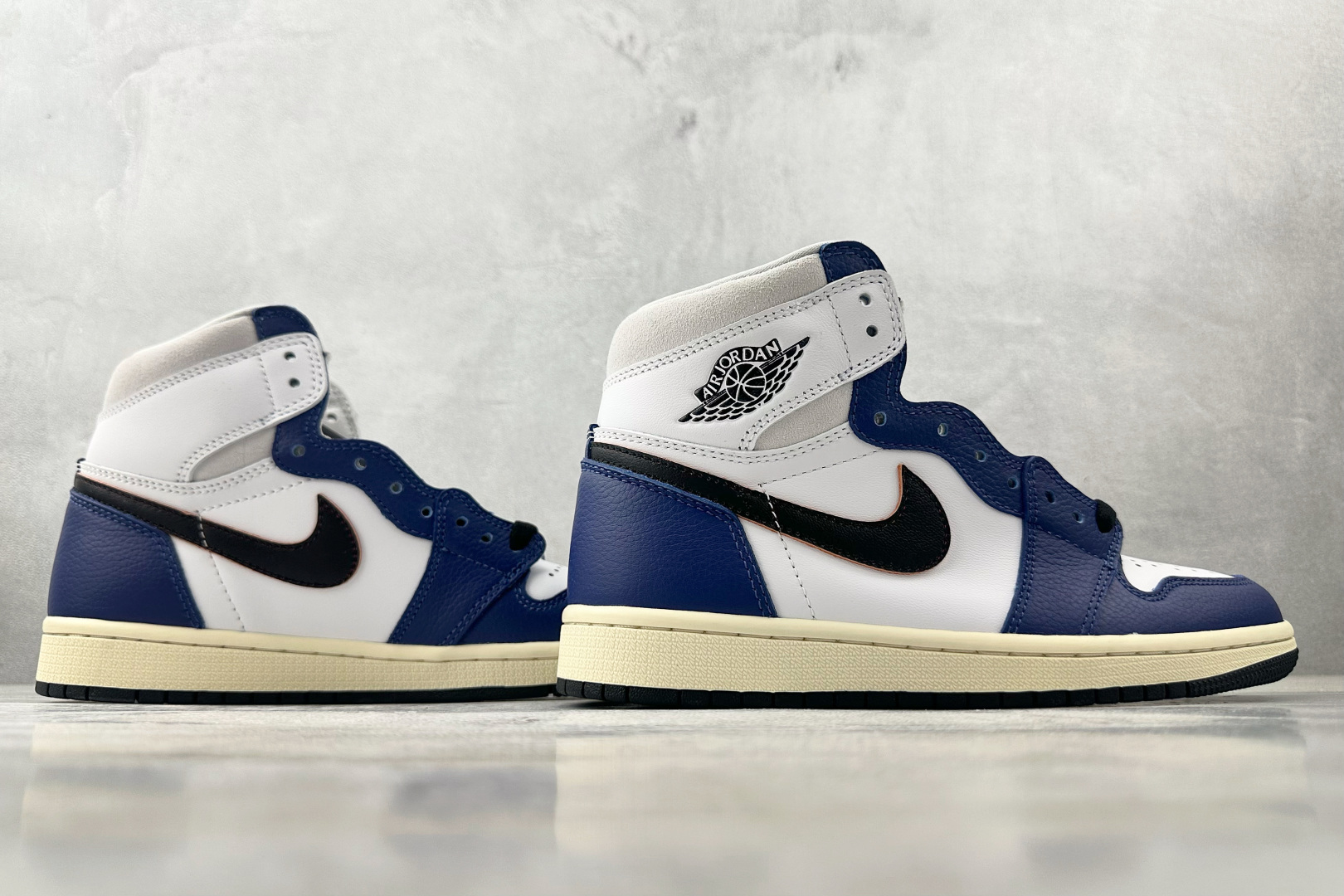 260 Jordan Air Jordan 1 Retro High ”White Deep Royal Blue” 黑蓝  DZ5485-100
