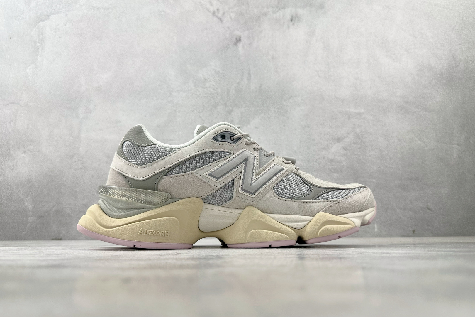 
New Balance NB 9060 浅灰紫

货号：U9060GM
尺码：36 36.5 37.5