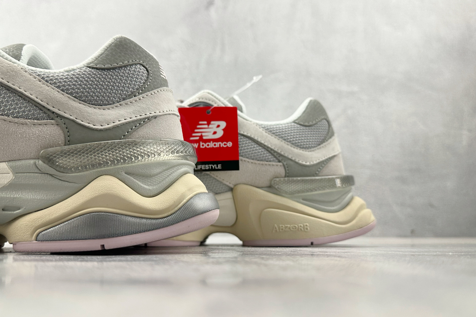 
New Balance NB 9060 浅灰紫

货号：U9060GM
尺码：36 36.5 37.5