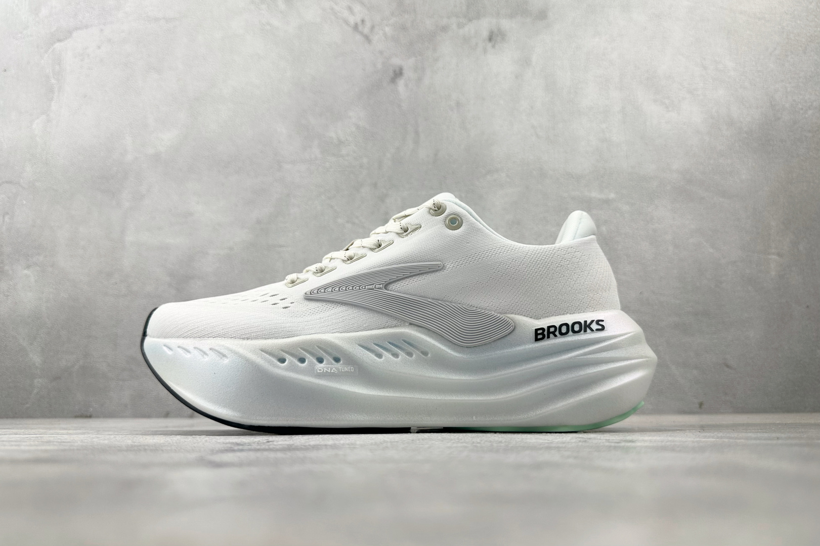 210 Brooks布鲁克斯 Glycerin max 白色 1204361B166