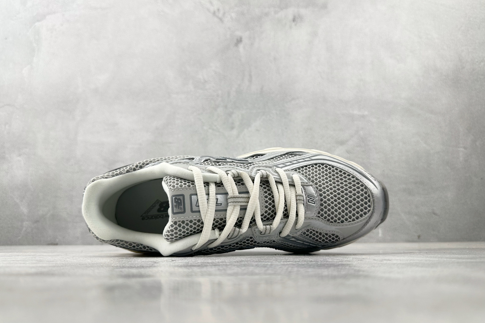 200 New Balance NB 740 银色 U740AR2