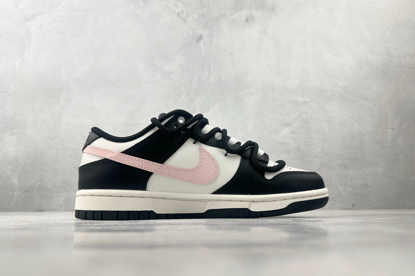 280  定制球鞋 Nike Dunk 梦幻粉钻 黑白粉 BP0510-050