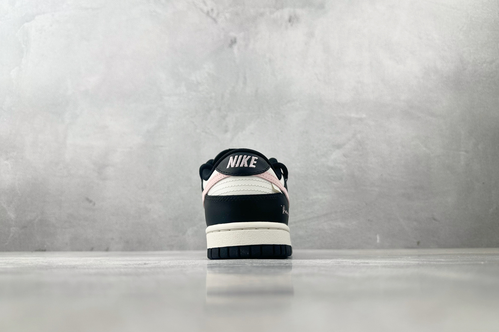280  定制球鞋 Nike Dunk 梦幻粉钻 黑白粉 BP0510-050