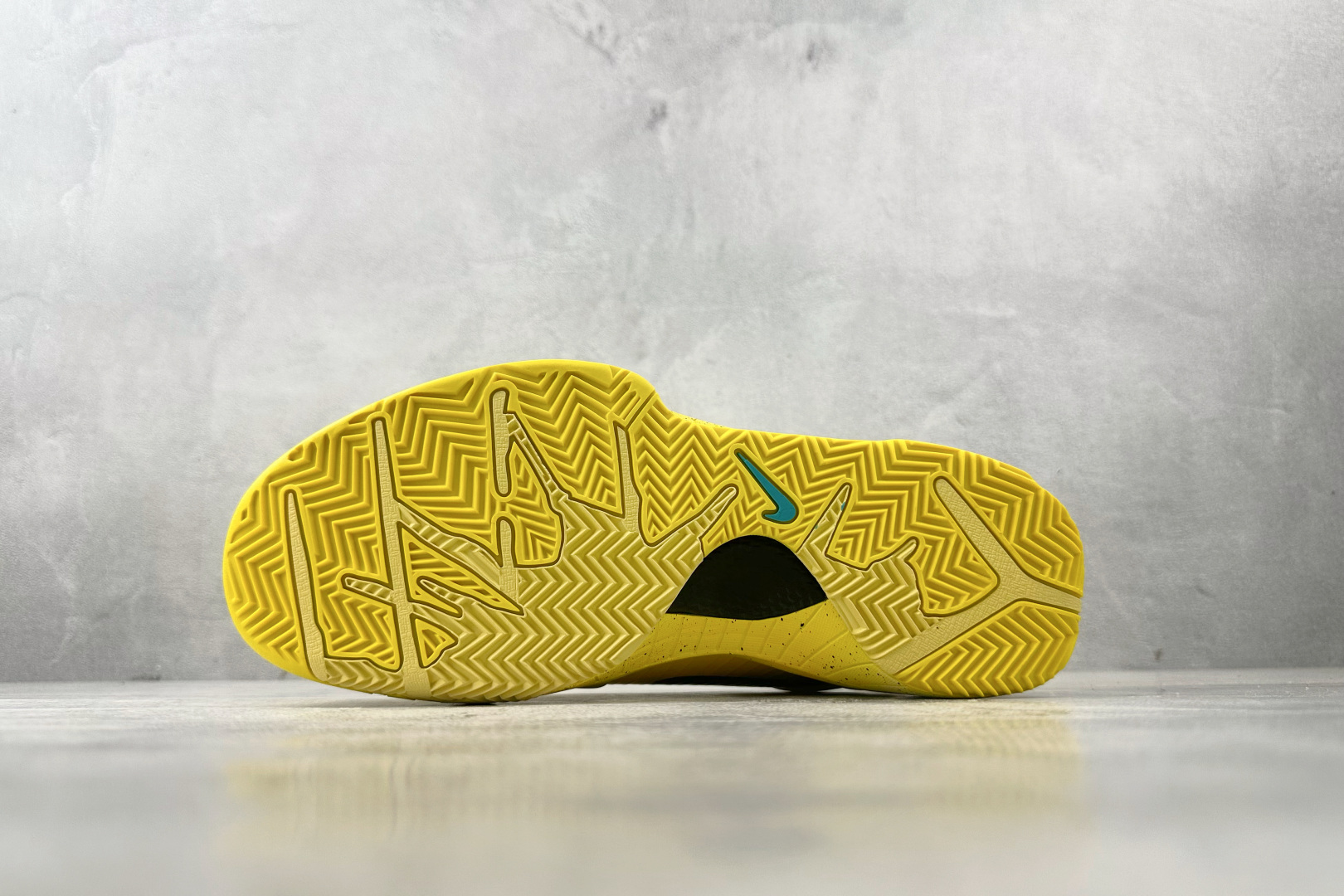 480 纯原生产线 Nike Zoom Kobe 4 Protro “CHBL”黄色 IH0587-700