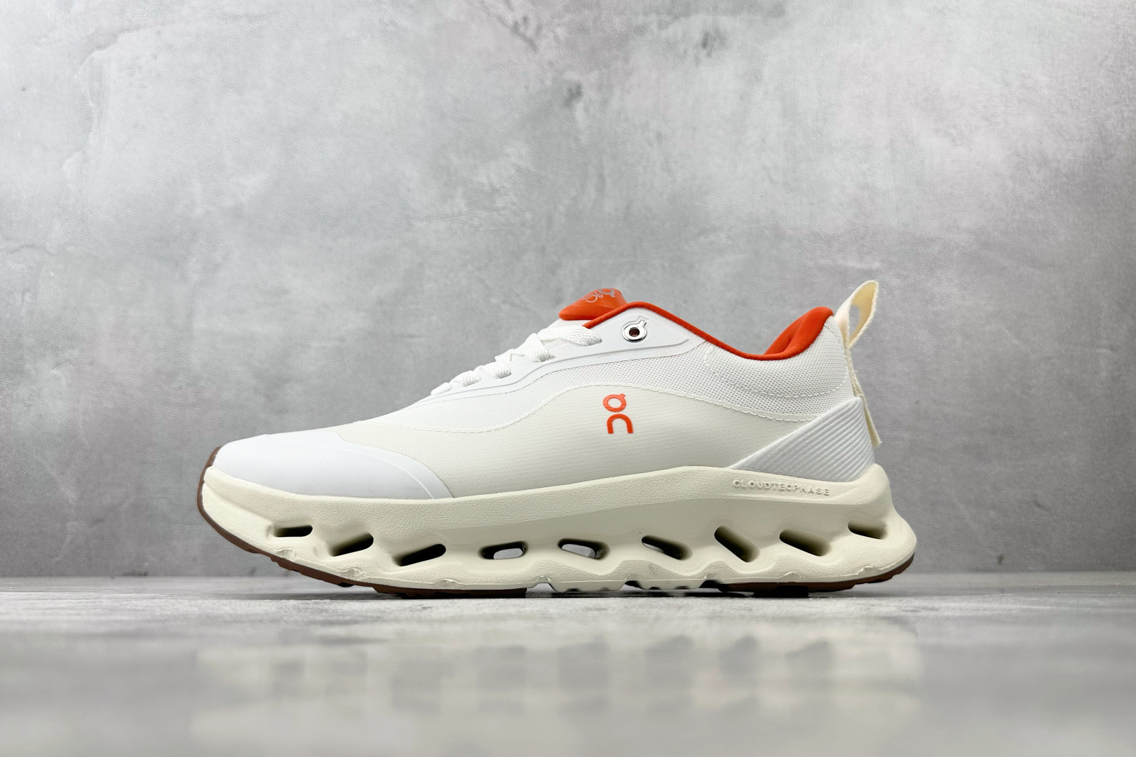 180 On昂跑 × LOEWE罗意威 Cloudtilt 2.0 白橙色 3ME10691562