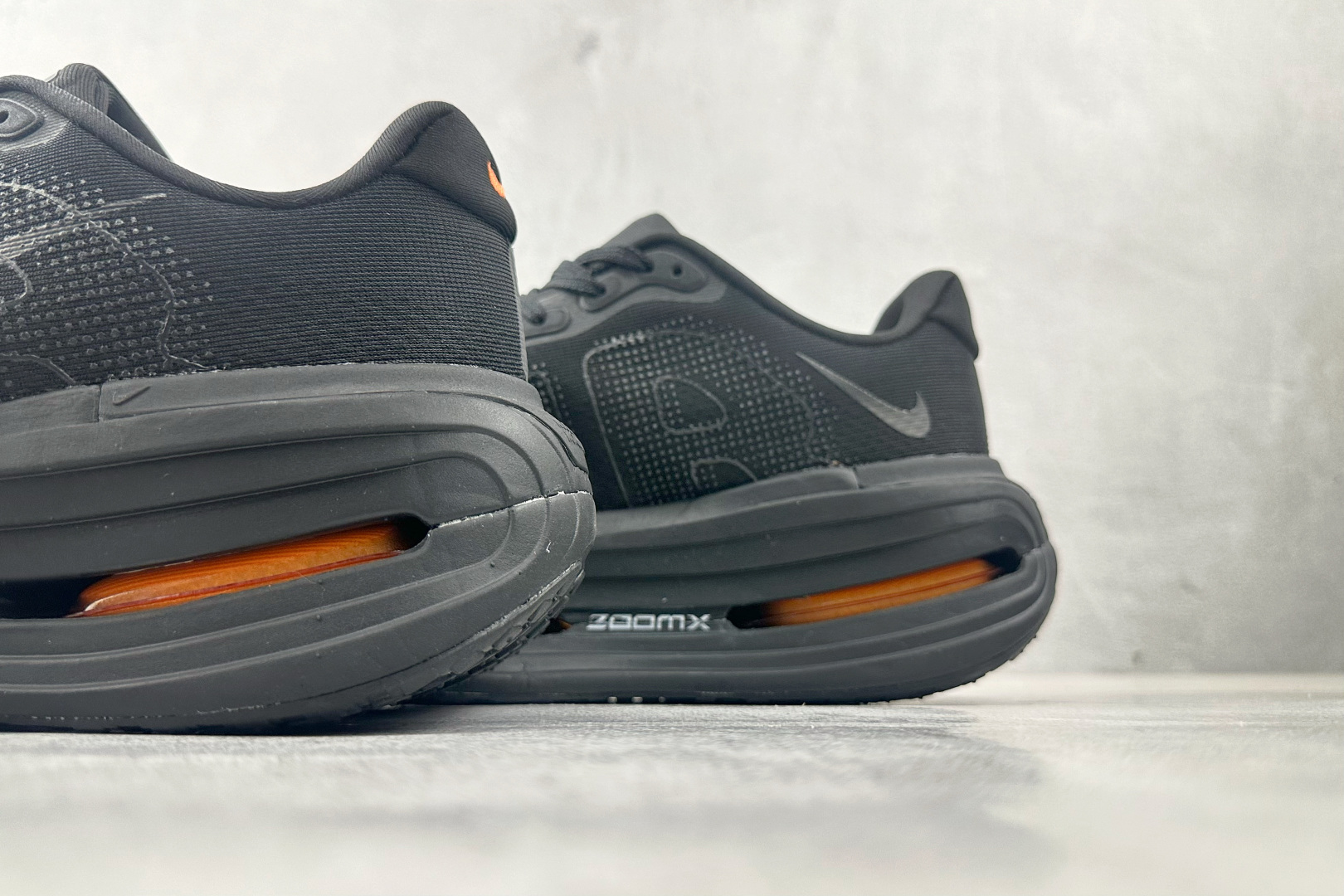 220 Nike Vomero Vomero Premium 黑色 HQ2050-622