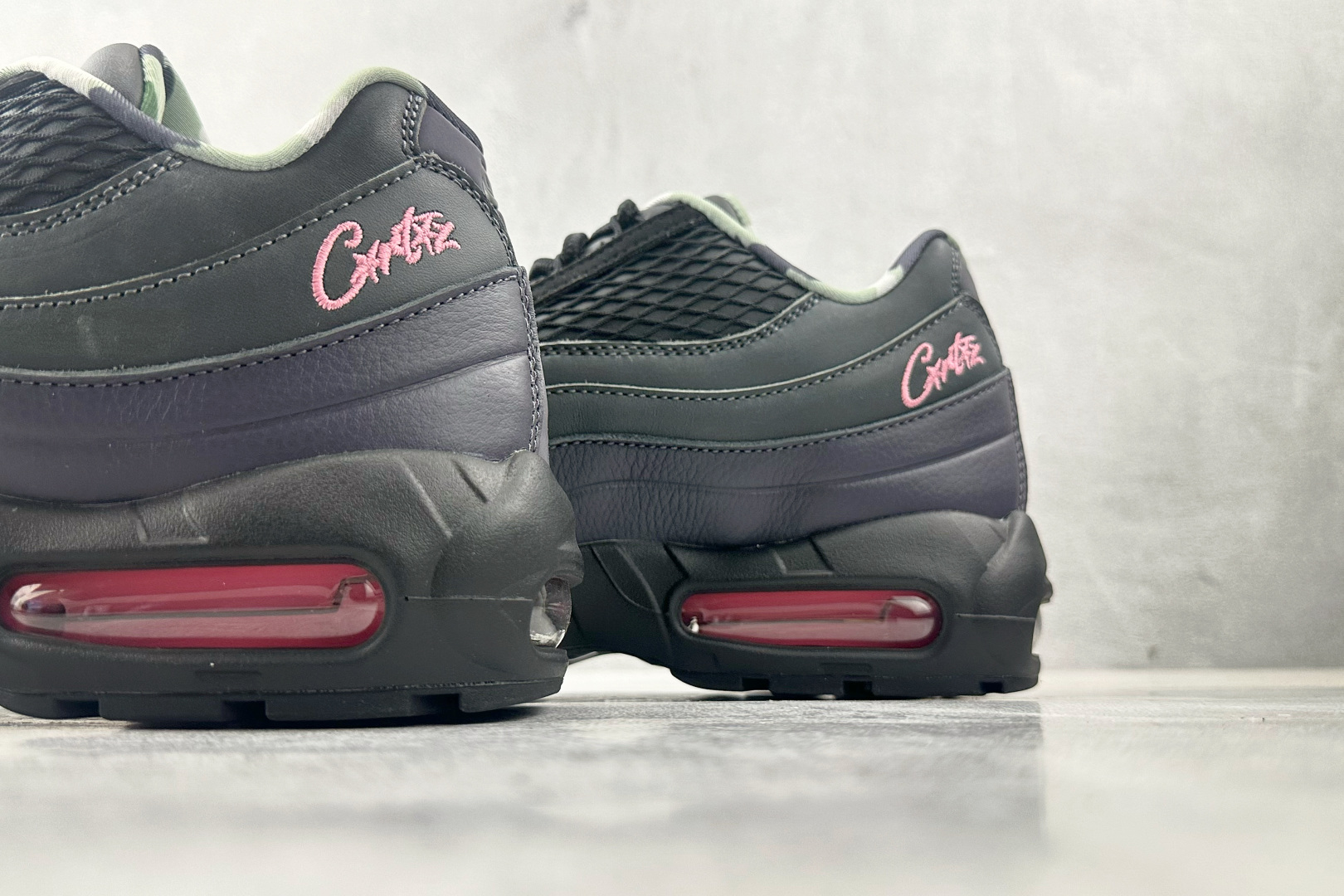 380 顶级纯原 完美复刻 Corteiz x Nike Air Max 95 ”Pink Beam”黑粉 FB2709-001